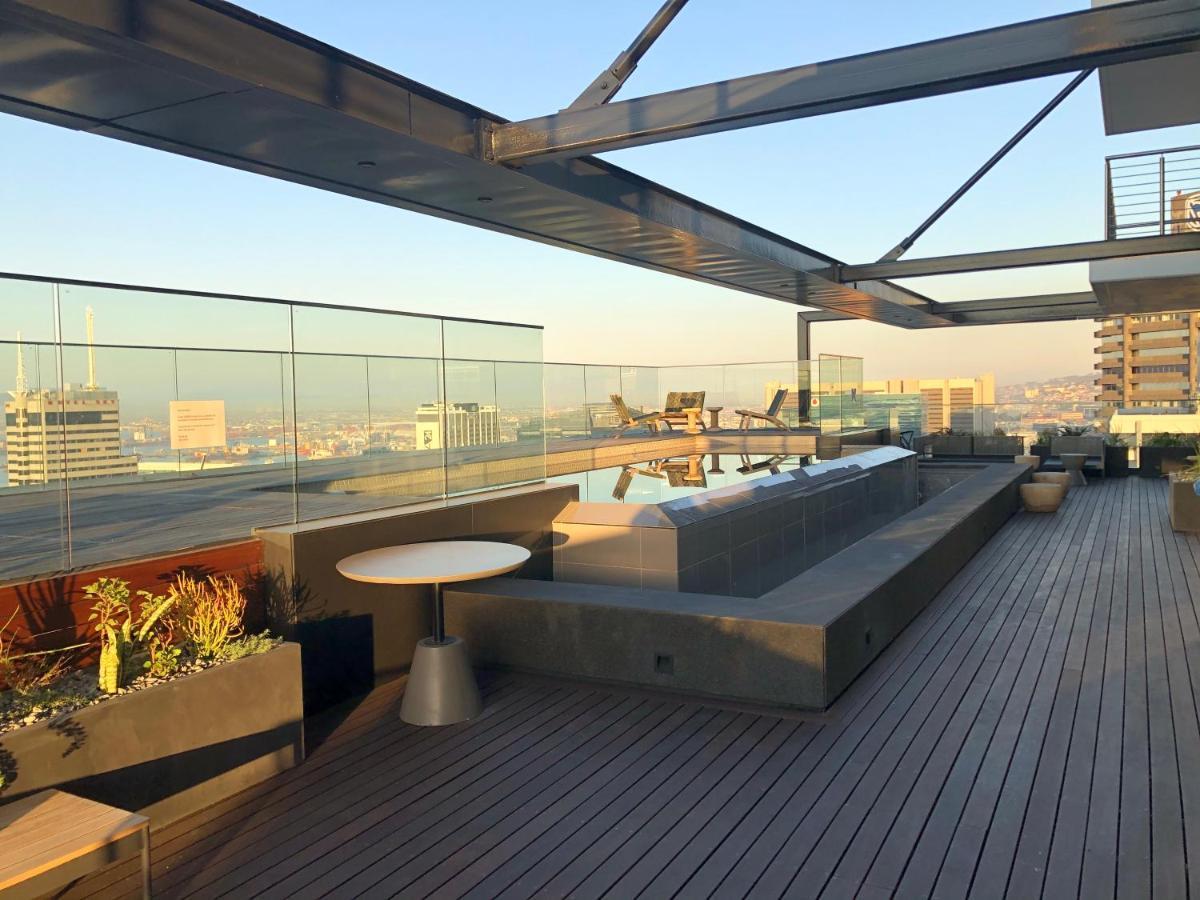 16 On Bree Luxury Studio Apartment With City Mountain Sea Views كيب تاون المظهر الخارجي الصورة